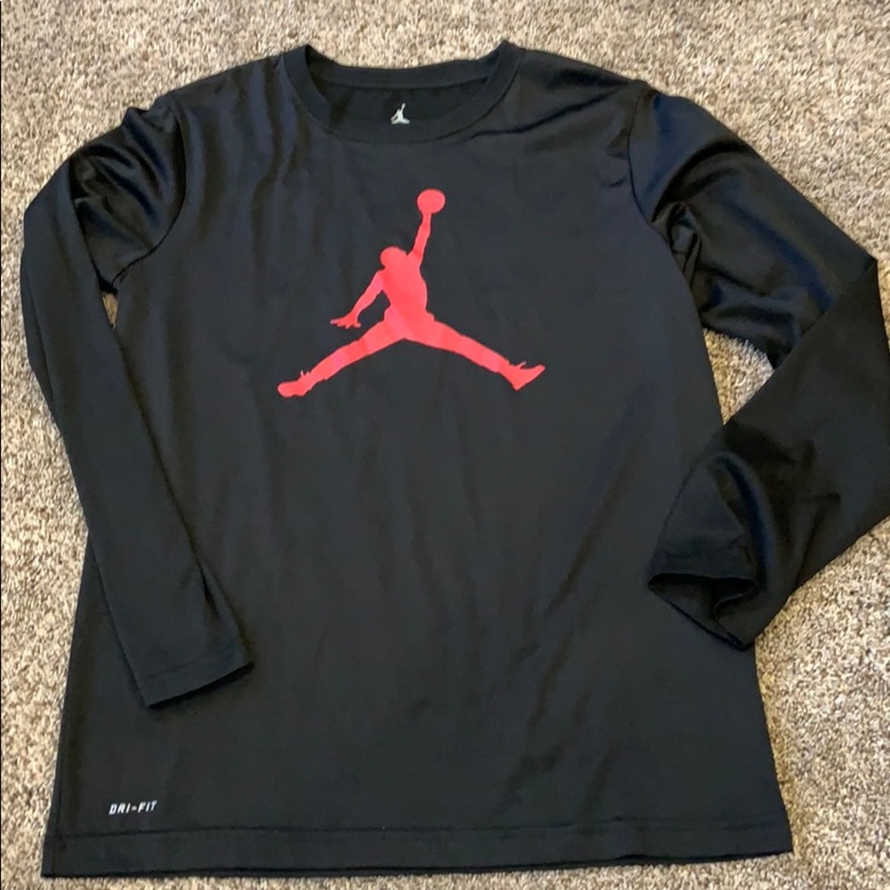 YOUTH XL Jordan dri-fit Long Sleeve Shirt.